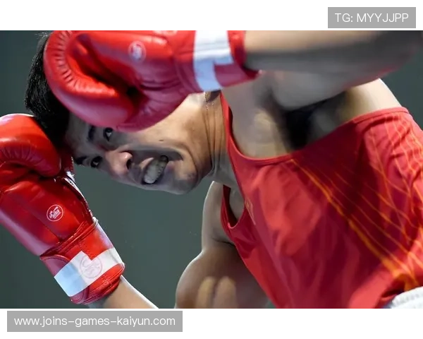 拳击冠军赛志在必得：步伐与节奏被无限放大