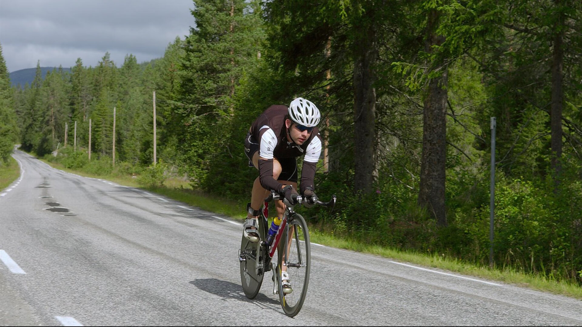 中国举重选手在比赛中取得好成绩